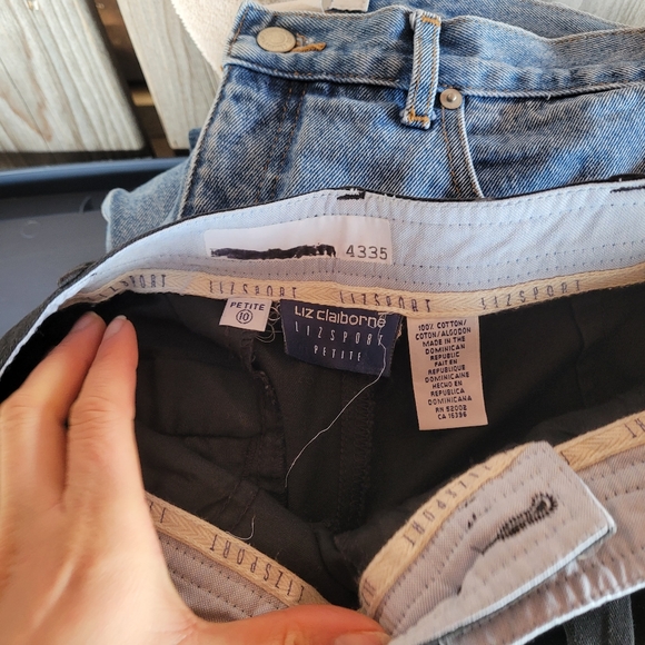 Vintage high rise, pleated shorts - Picture 7 of 7